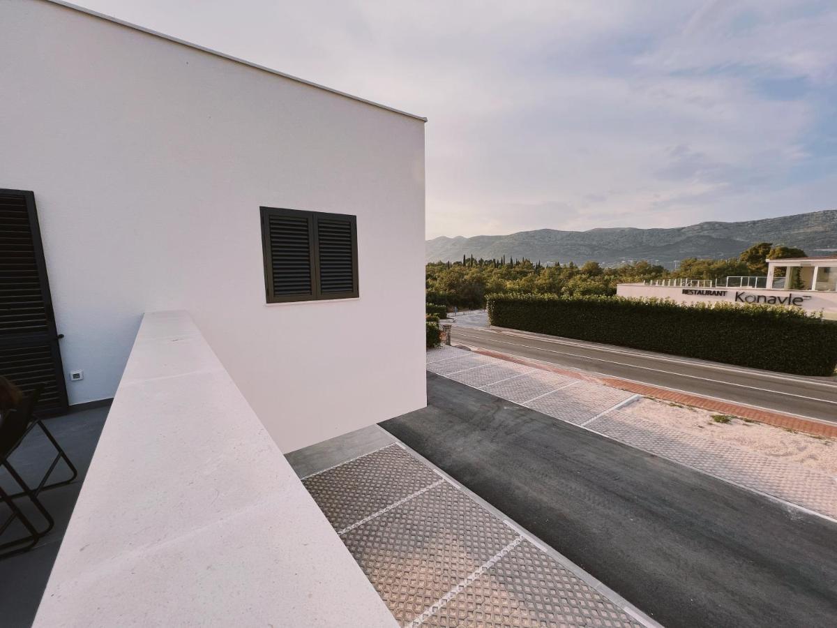 Dawn & Dusk - Modern Two Bedroom Apartment With Mountain Views Čilipi エクステリア 写真