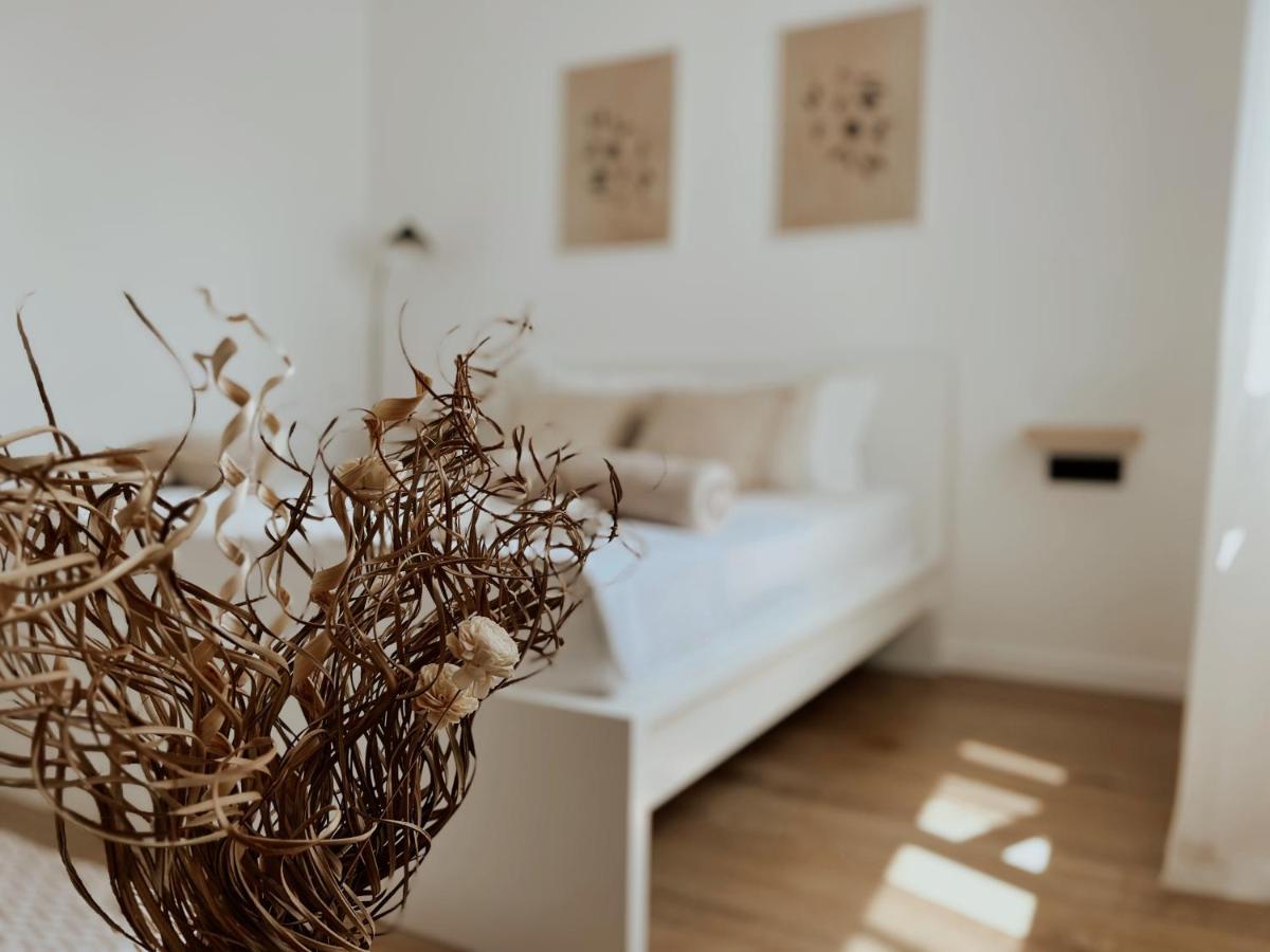 Dawn & Dusk - Modern Two Bedroom Apartment With Mountain Views Čilipi エクステリア 写真