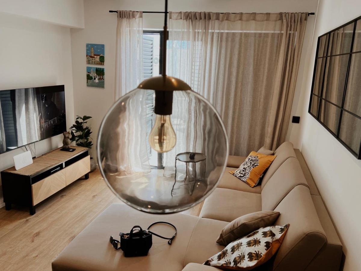 Dawn & Dusk - Modern Two Bedroom Apartment With Mountain Views Čilipi エクステリア 写真