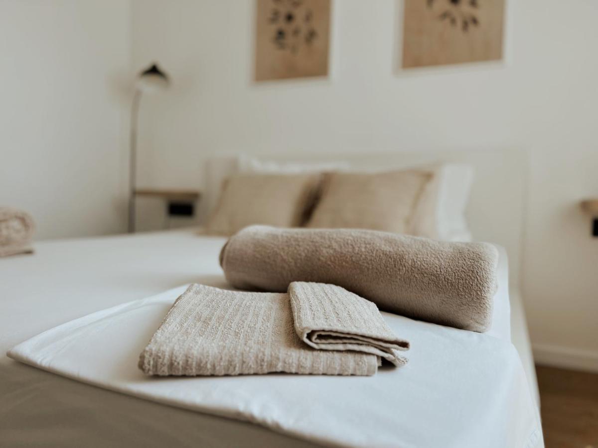 Dawn & Dusk - Modern Two Bedroom Apartment With Mountain Views Čilipi エクステリア 写真