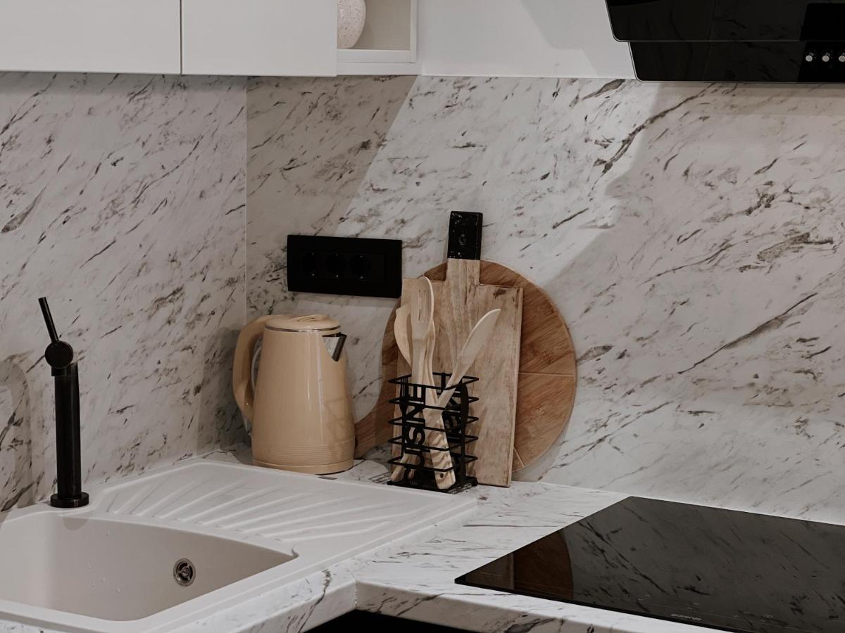 Dawn & Dusk - Modern Two Bedroom Apartment With Mountain Views Čilipi エクステリア 写真