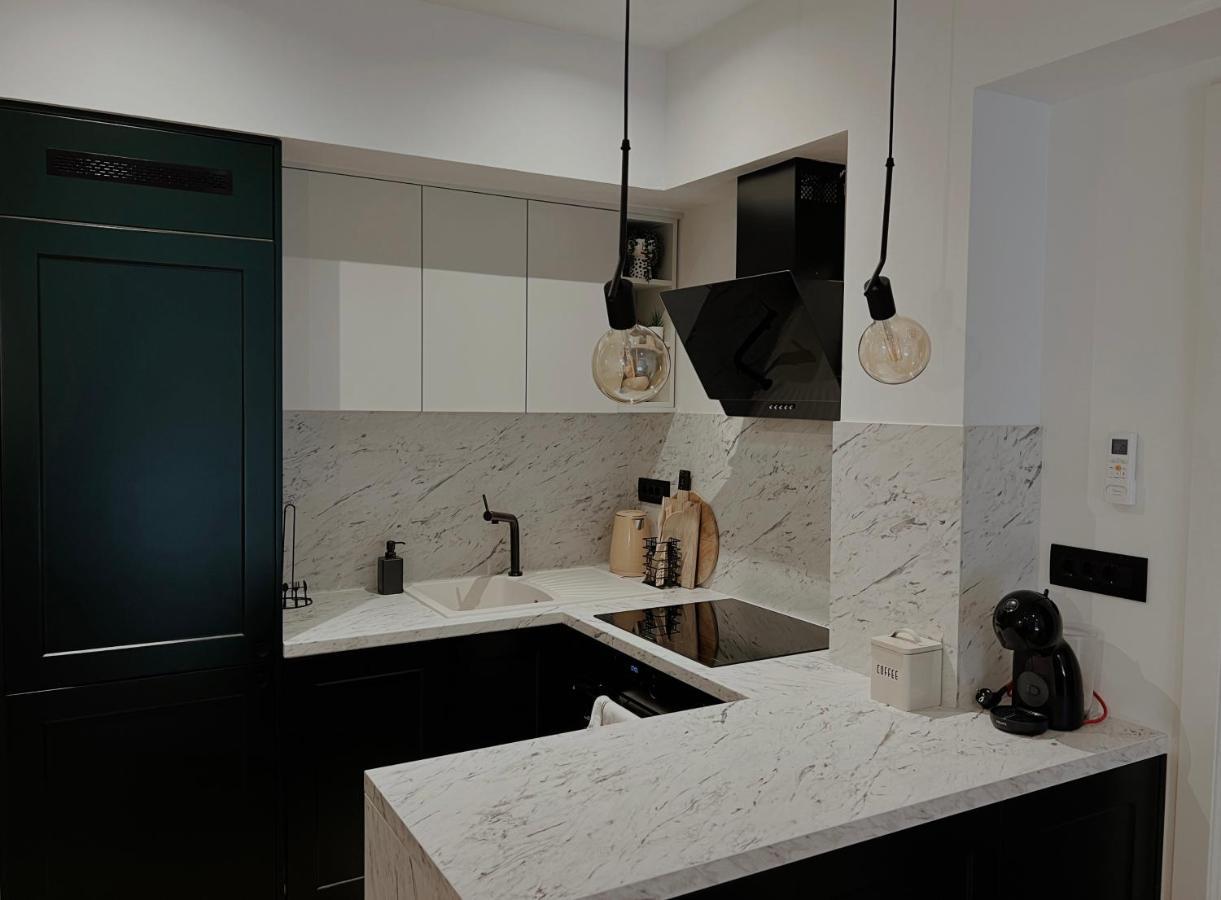 Dawn & Dusk - Modern Two Bedroom Apartment With Mountain Views Čilipi エクステリア 写真