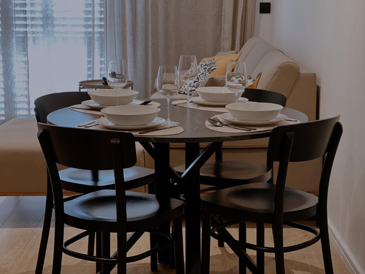 Dawn & Dusk - Modern Two Bedroom Apartment With Mountain Views Čilipi エクステリア 写真