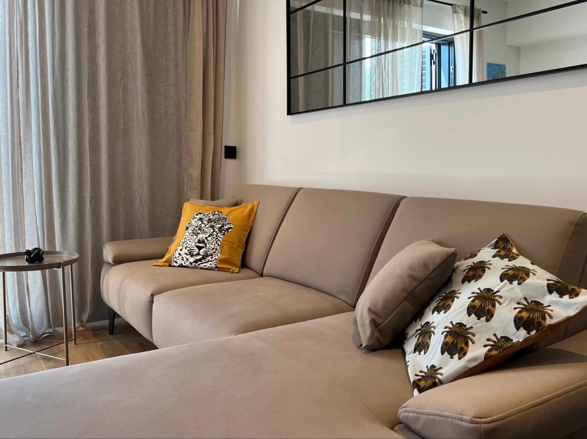 Dawn & Dusk - Modern Two Bedroom Apartment With Mountain Views Čilipi エクステリア 写真