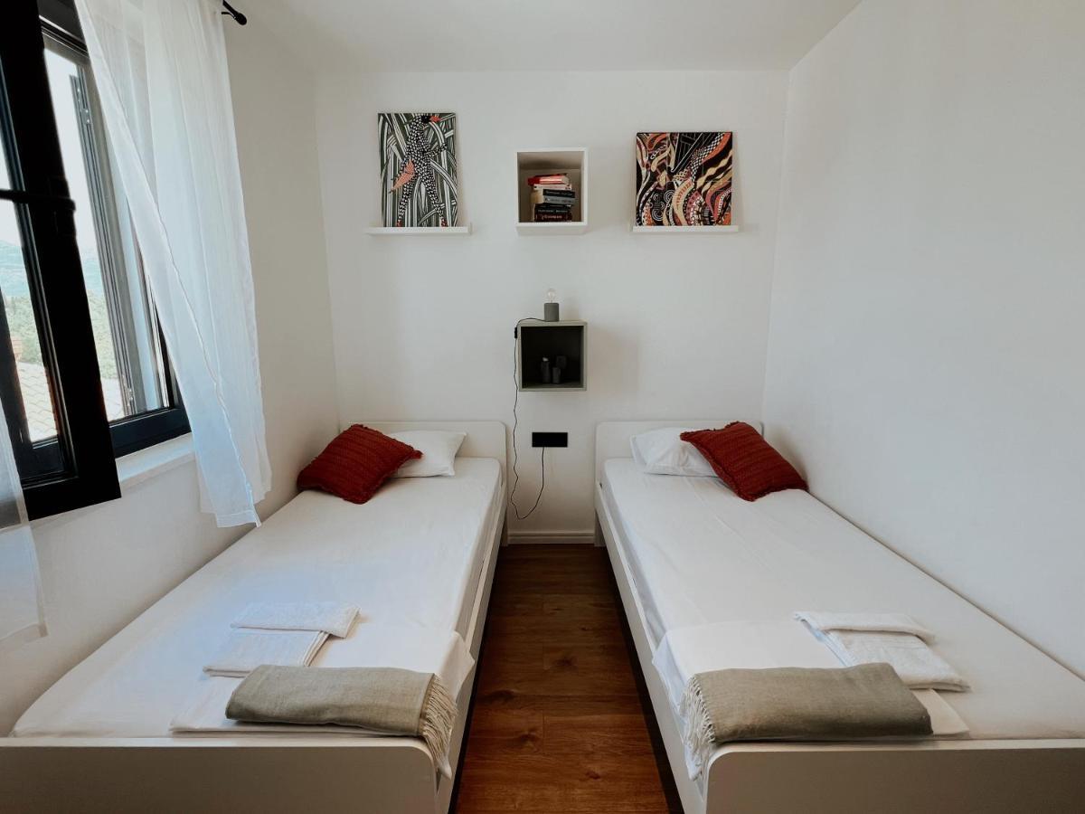 Dawn & Dusk - Modern Two Bedroom Apartment With Mountain Views Čilipi エクステリア 写真